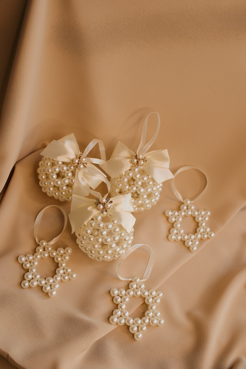 nan – handcrafted pearl ornament with silver details, gift‑ready by Rivolini.