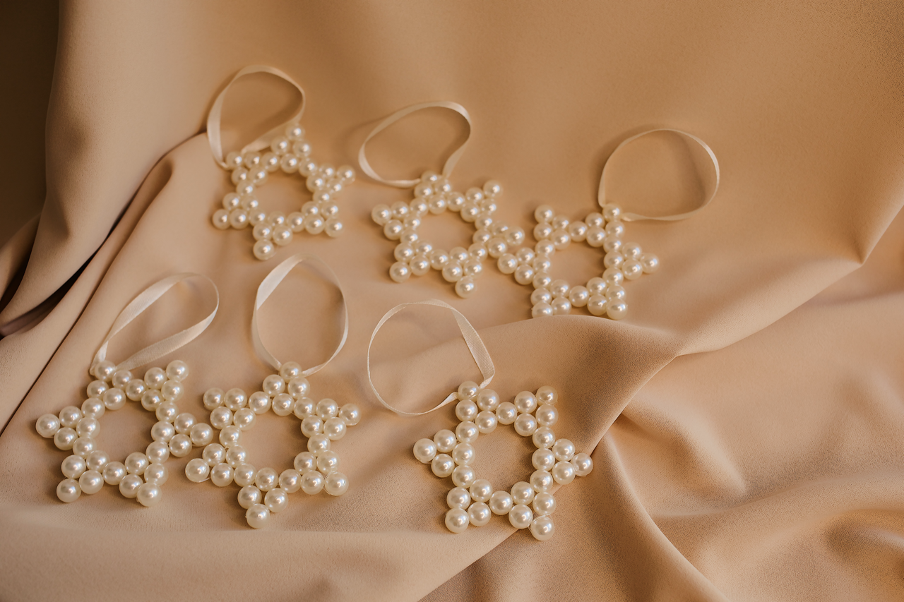 nan – handcrafted pearl ornament with silver details, gift‑ready by Rivolini.