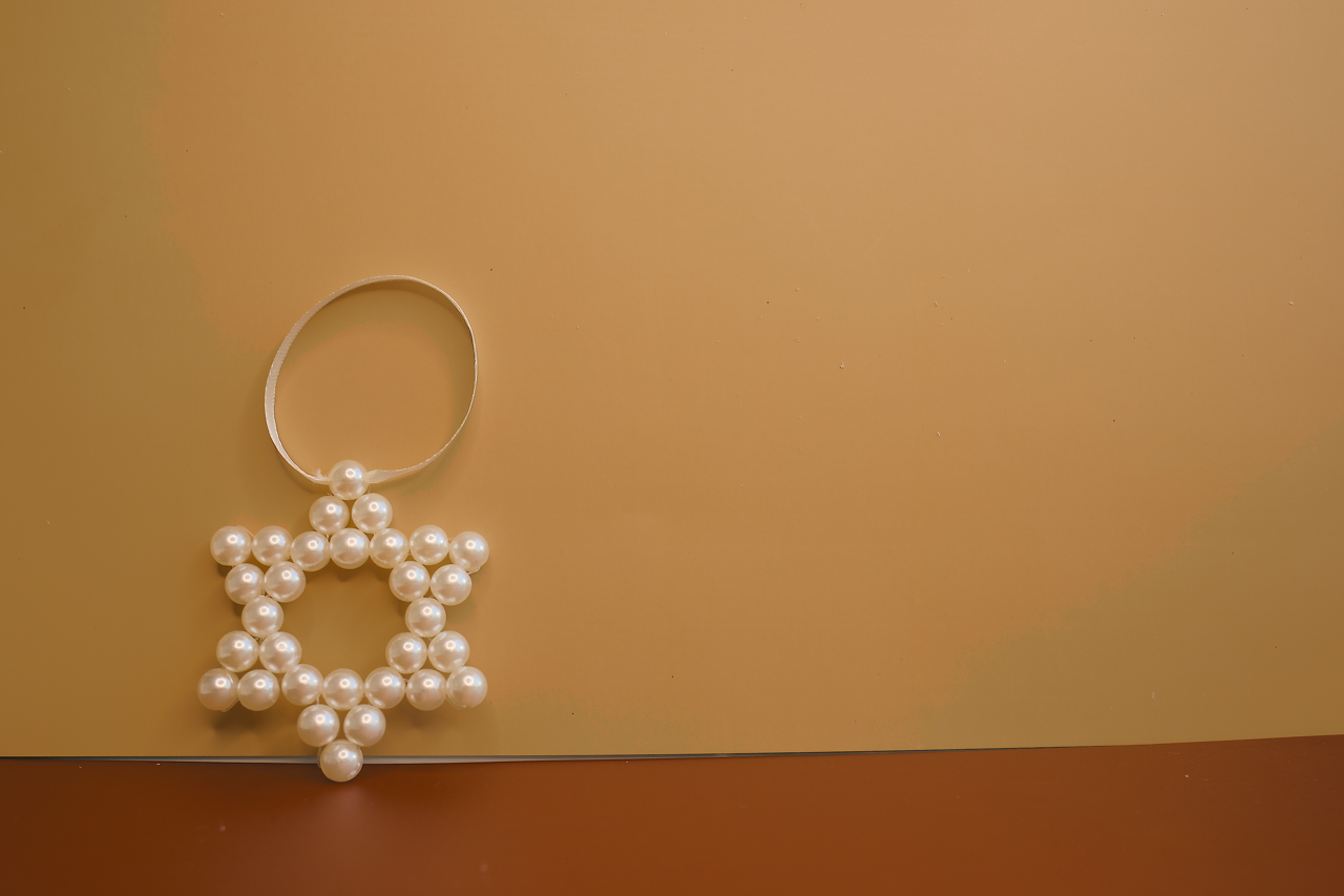 nan – handcrafted pearl ornament with silver details, gift‑ready by Rivolini.