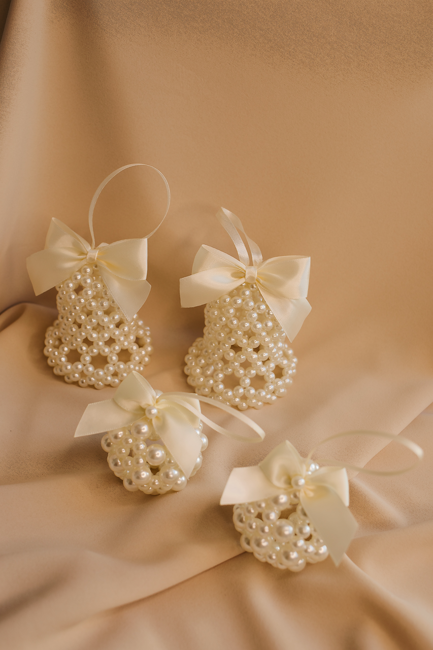 nan – handcrafted pearl ornament with silver details, gift‑ready by Rivolini.