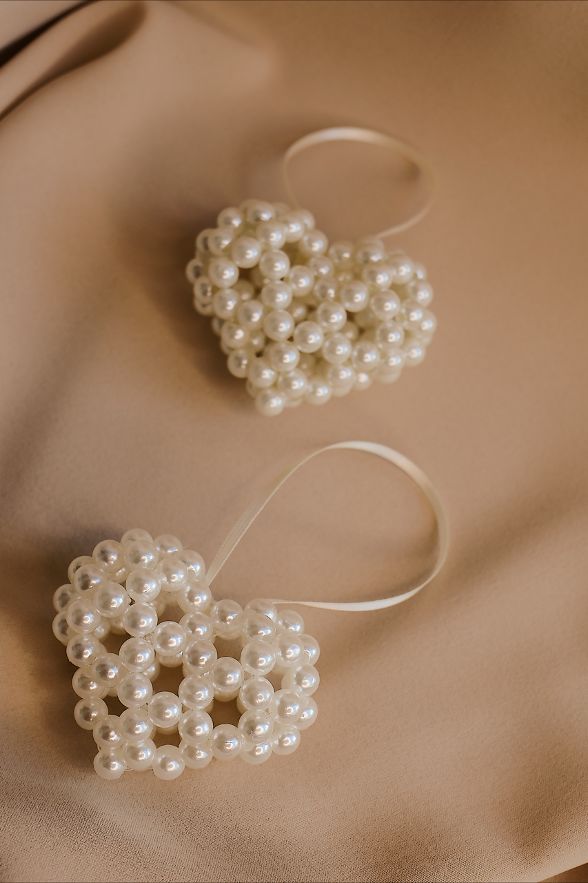 nan – handcrafted pearl ornament with silver details, gift‑ready by Rivolini.